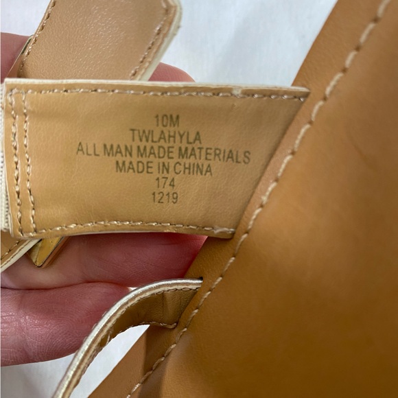 Tommy Hilfiger Twlahyla Off White and Silver Slide Sandal Size 10M NWOT SKU0780 - Picture 8 of 13